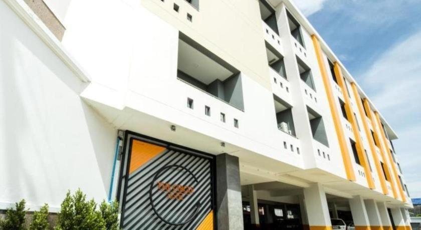 The Circle Hotel Buri Ram Zewnętrze zdjęcie